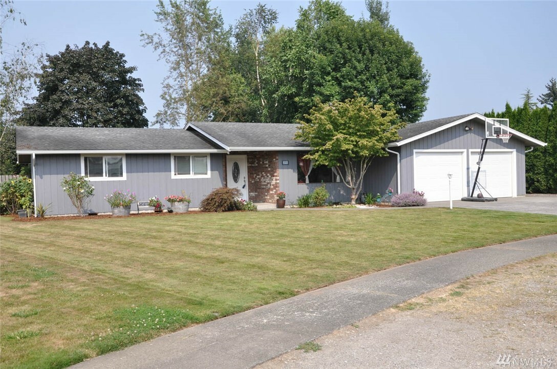 Property Photo:  205 E 2nd St  WA 98247 