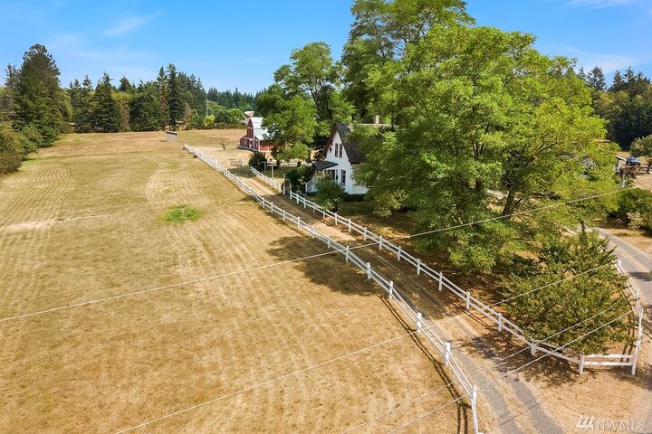 Property Photo: 20366 Noll Rd NE WA 98370