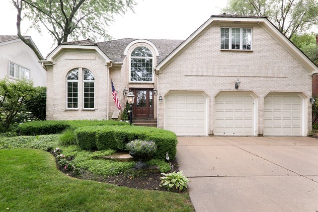 Property Photo: 5818 Giddings Avenue IL 60521