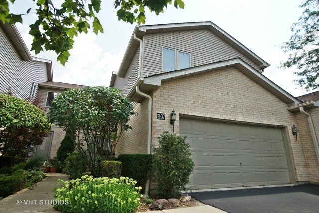 Property Photo:  2107 Juniper Lane  IL 60004 