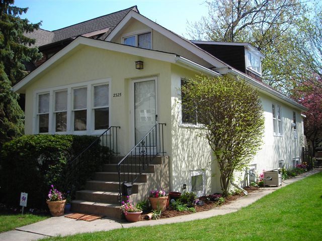 Property Photo:  2325 Hastings Avenue  IL 60201 