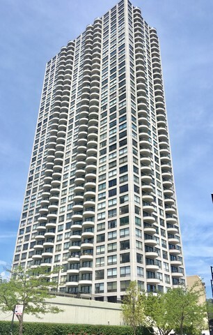 Property Photo:  2020 Lincoln Park West Avenue 3H  IL 60614 