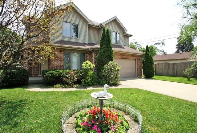 Property Photo:  2040 Birchwood Avenue  IL 60018