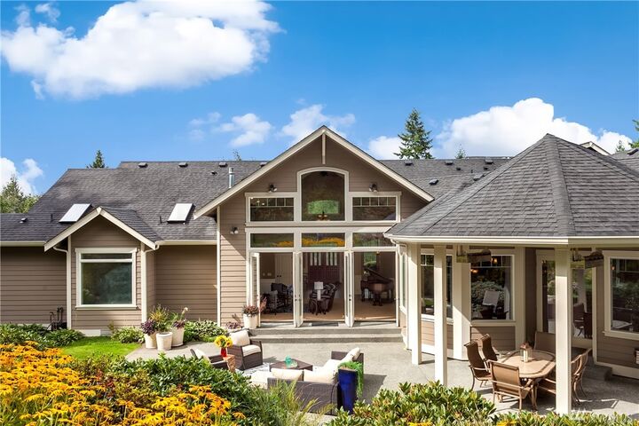 Property Photo:  24270 SE 147th Place  WA 98027 