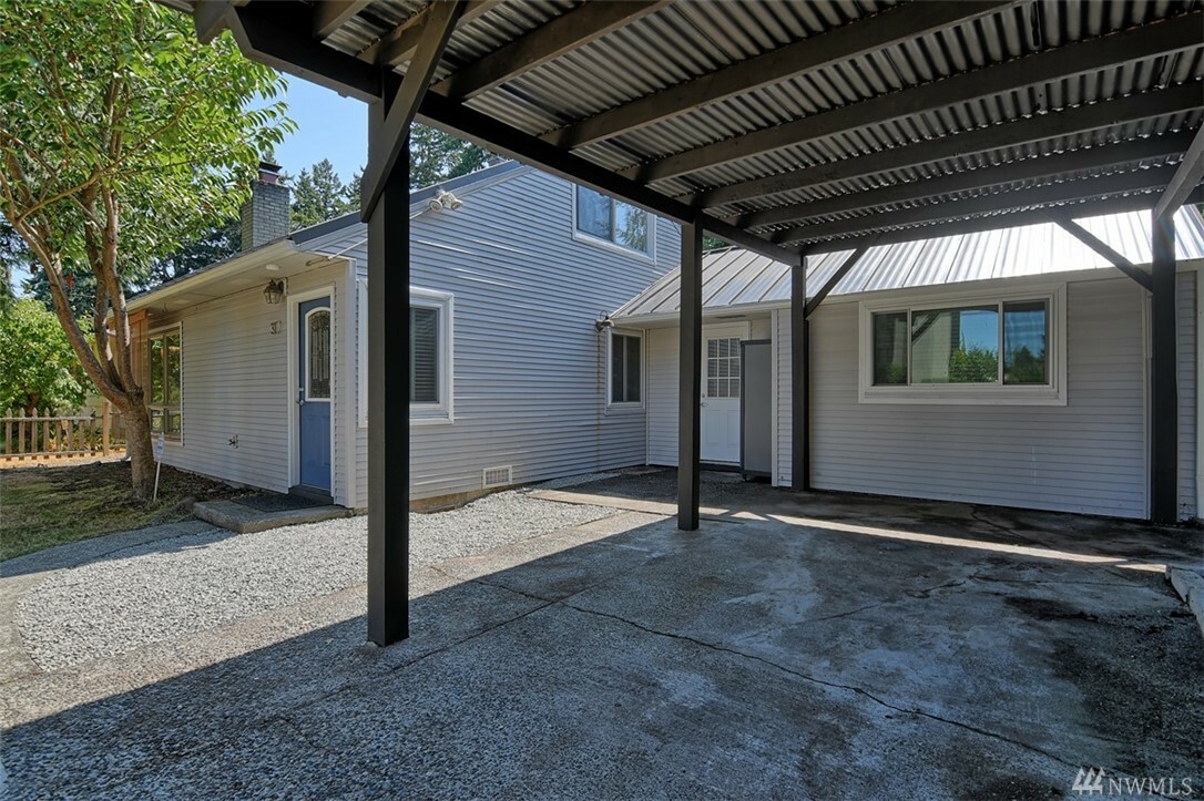 Property Photo:  317 N 134th St  WA 98133 