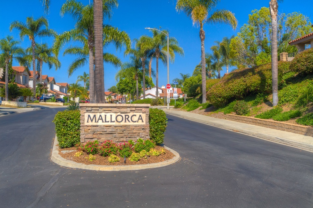 Property Photo: 1503 Madrid Dr CA 92081