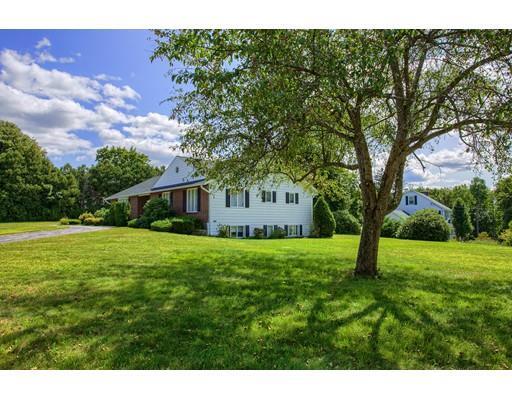 Property Photo: 5 Pelham Dr MA 01420
