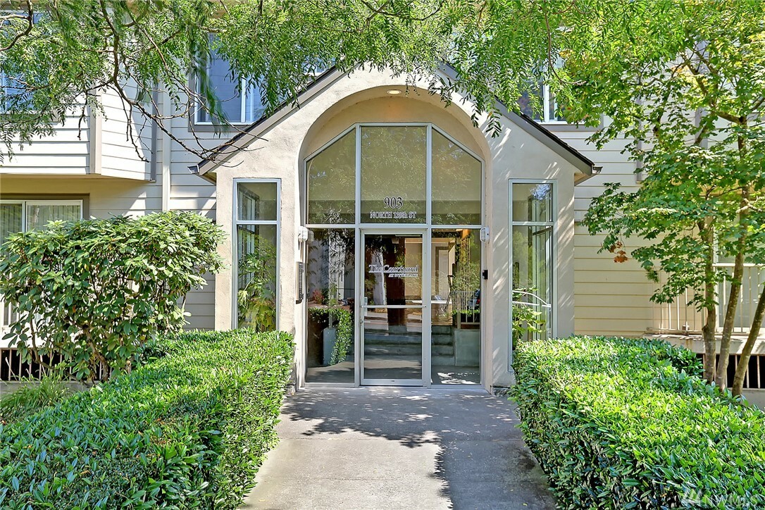 Property Photo:  903 N 130th St 107  WA 98133 