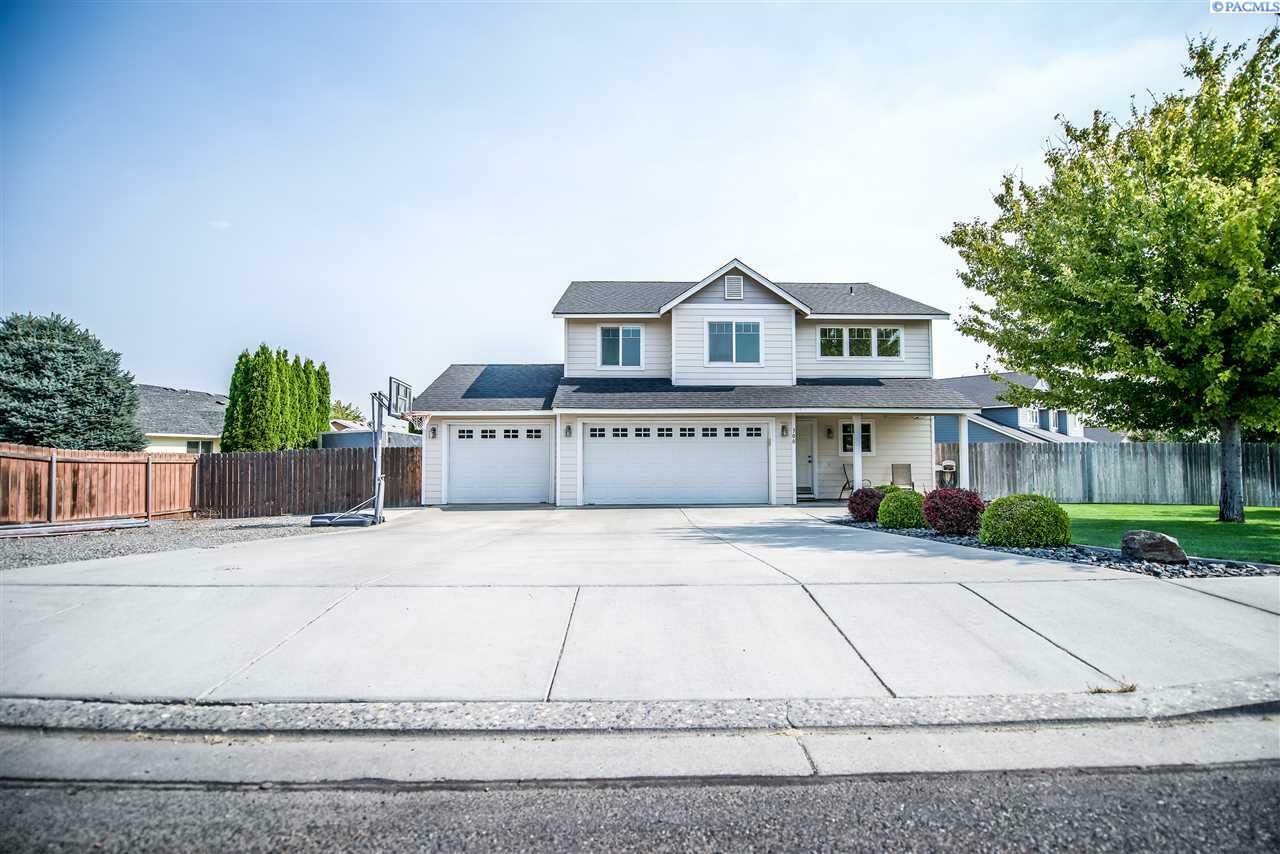 Property Photo:  300 W 52nd Ave  WA 99337 