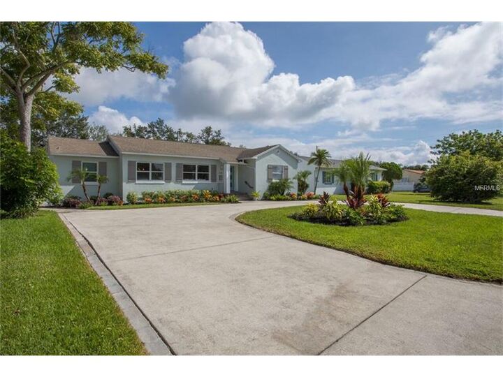 Property Photo:  533 34th Avenue NE  FL 33704 