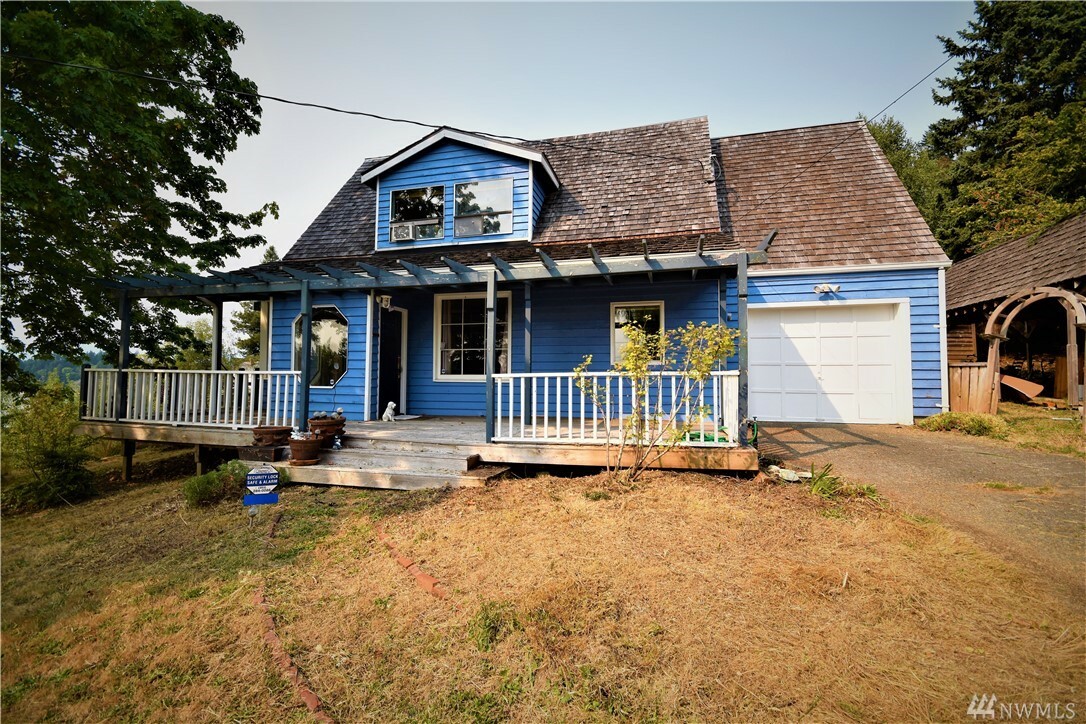 Property Photo:  128 NE 31st St  WA 98310 