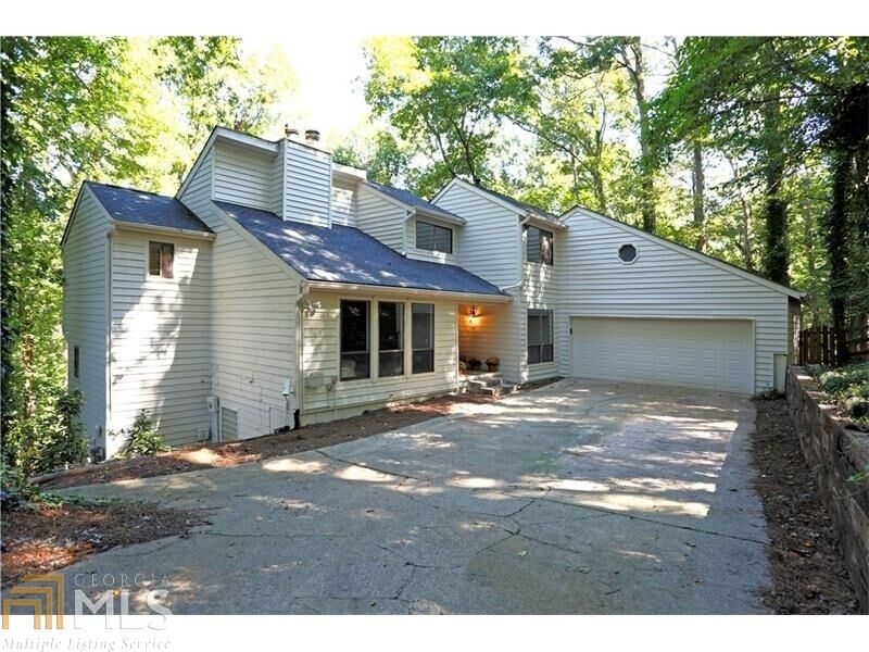 Property Photo: 195 Buckthorn Ct GA 30076