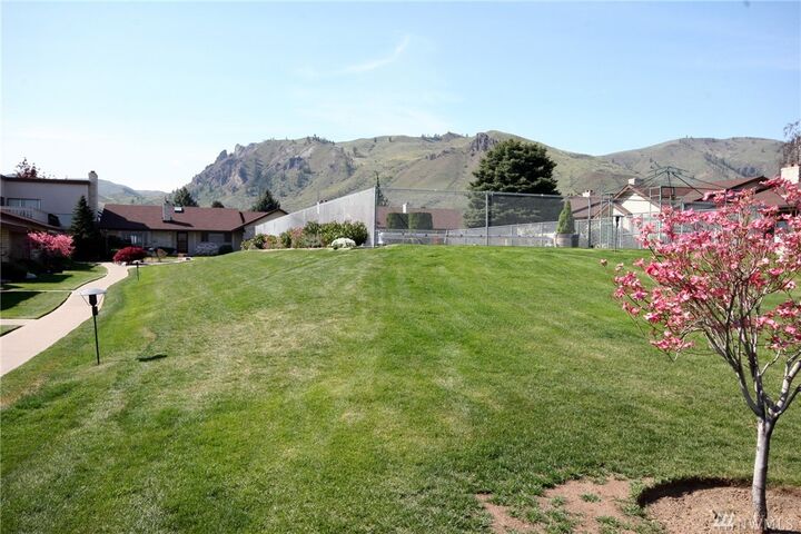 Property Photo: 300 S Elliott Ave S 23 WA 98801