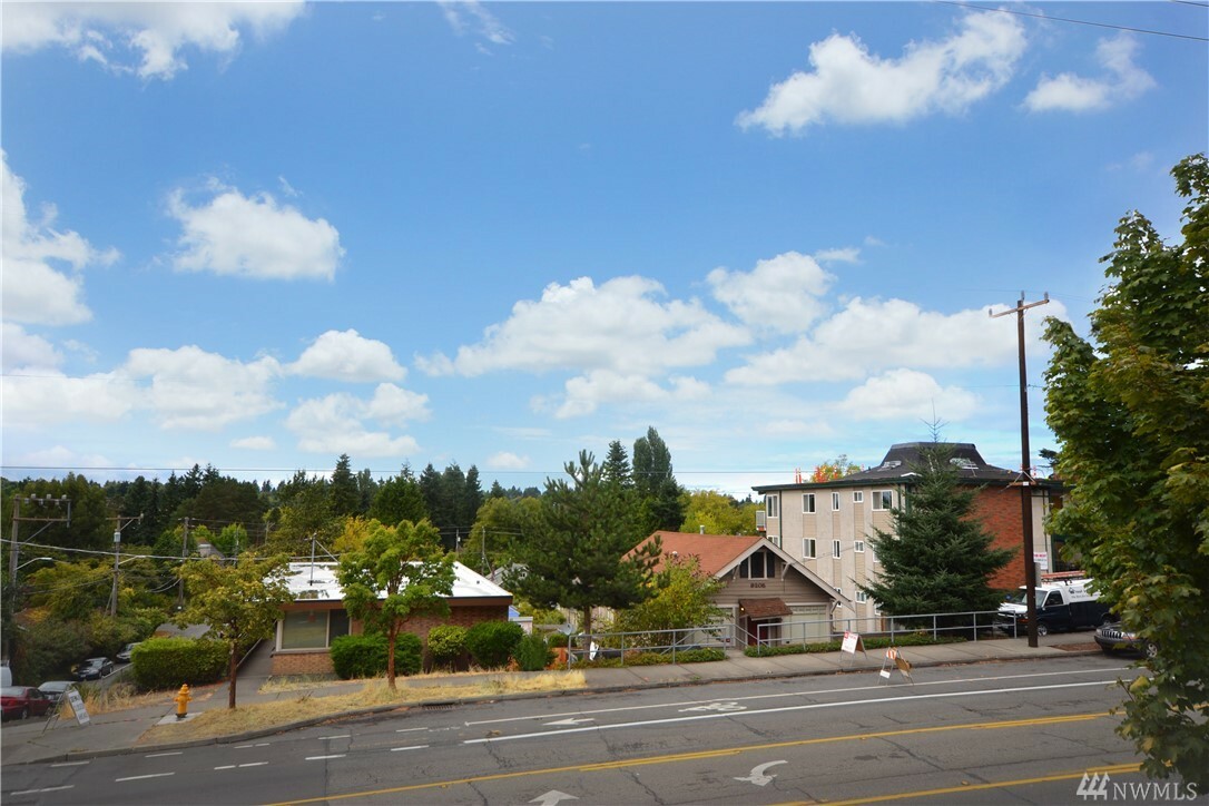 Property Photo:  9200 Greenwood Ave N A103  WA 98103 