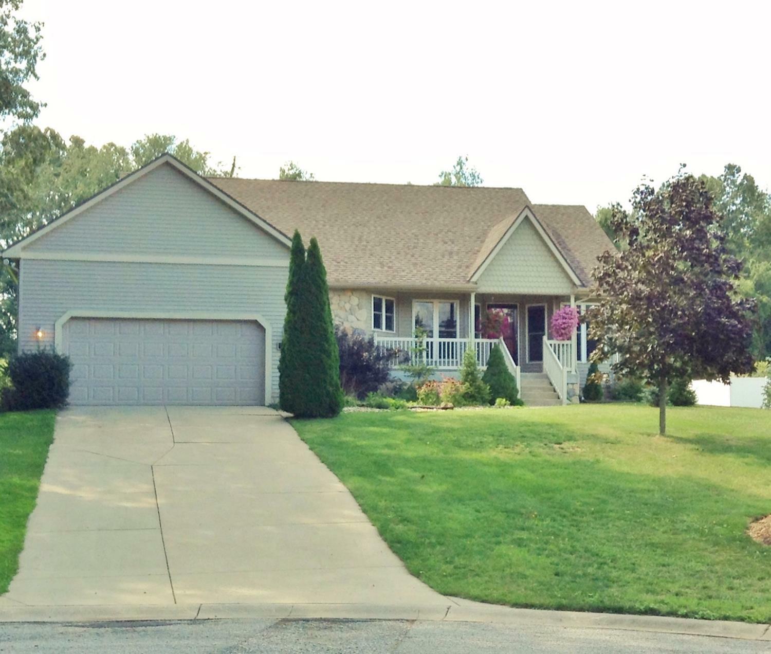 Property Photo: 721 S Bray Street IN 46552
