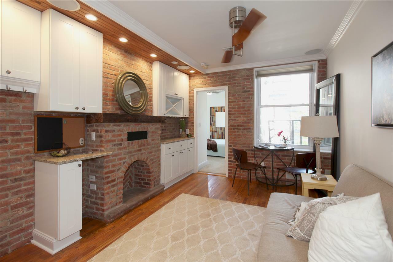 Property Photo:  250 York St 3D  NJ 07302 