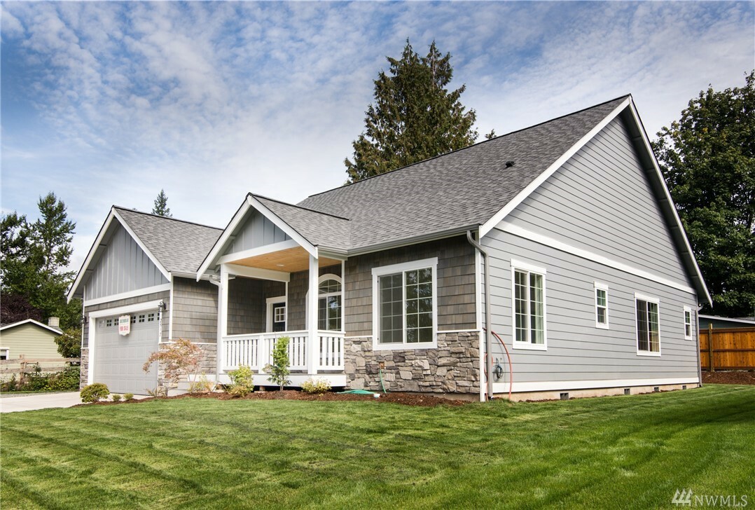 Property Photo:  2517 Elmhurst Ct  WA 98229 