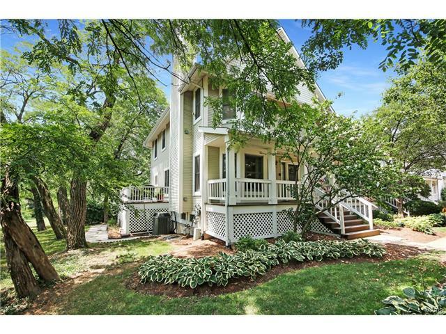 Property Photo: 458 Reavis Place 63119