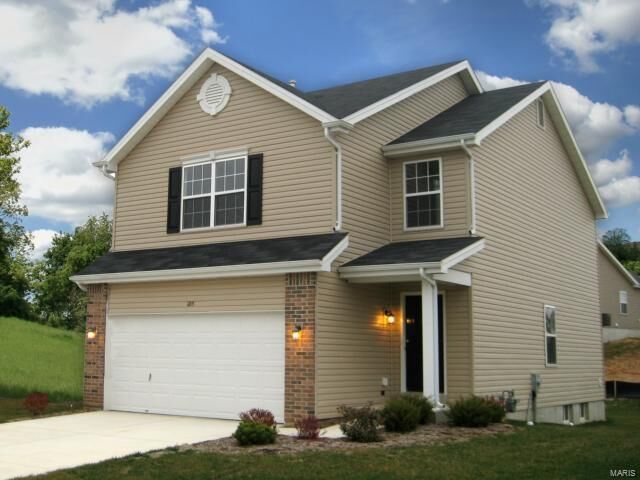 Property Photo: 720 English Ivy 63366