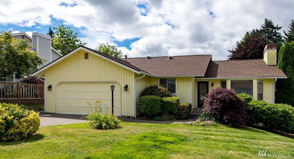Property Photo:  2215 S 361st St  WA 98003 