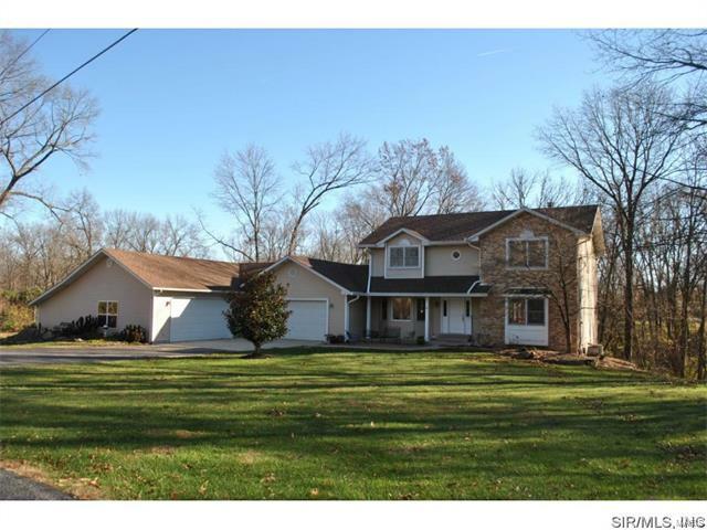 Property Photo:  2 Oak Forest Road  IL 62035 
