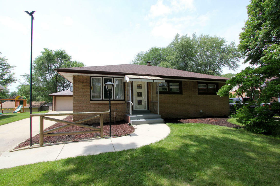 Property Photo:  2893 S 95th St  WI 53227 