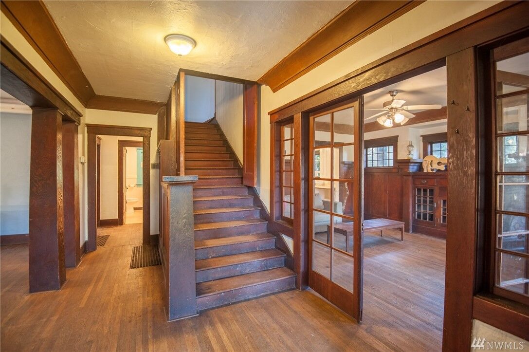 Property Photo: 2109 Aurora Avenue N WA 98109