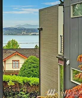 Property Photo: 5205 S Willow Street WA 98118