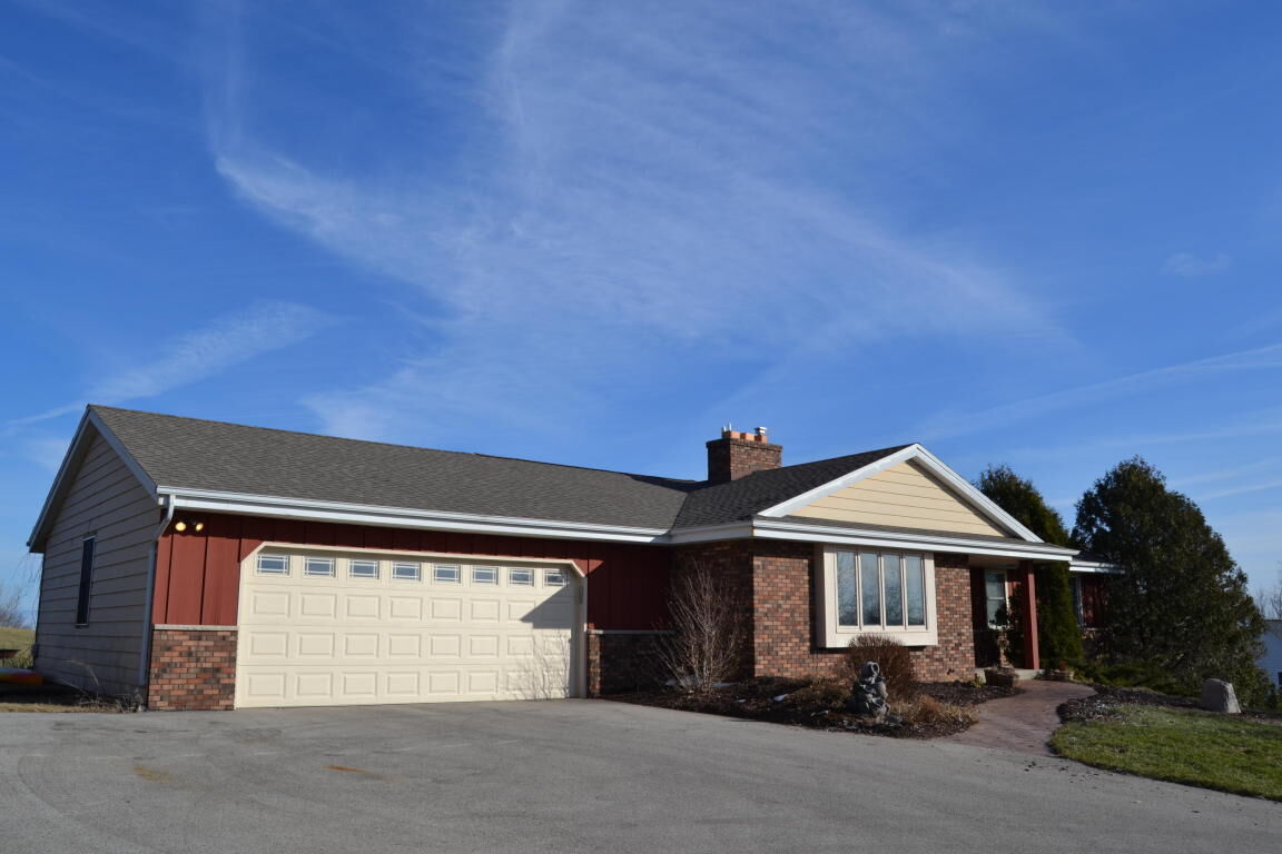 Property Photo: 4404 Magna Vista Dr WI 53037