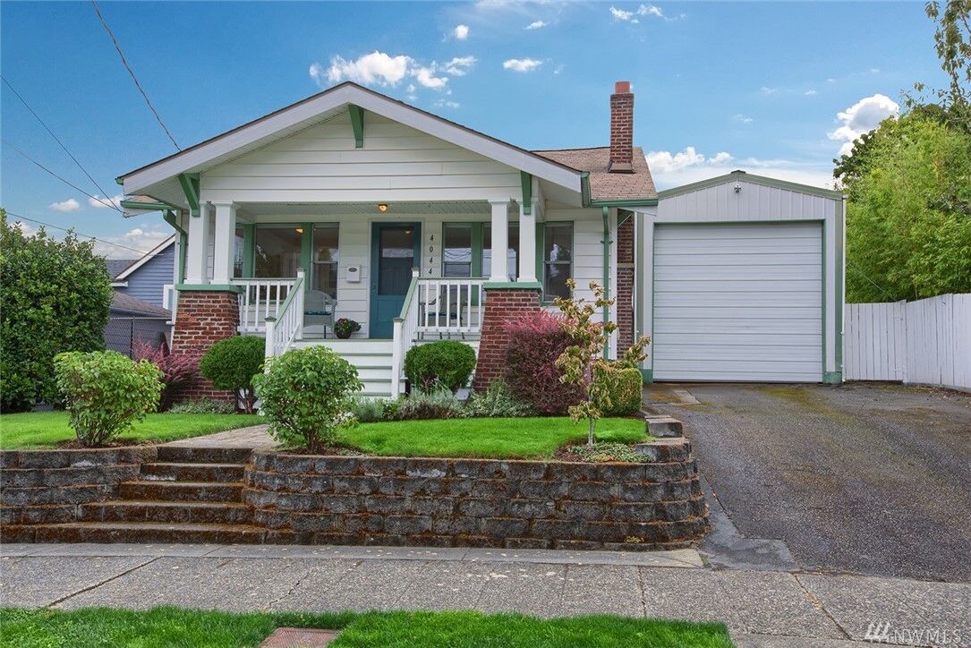 Property Photo: 4044 20th Avenue SW WA 98106