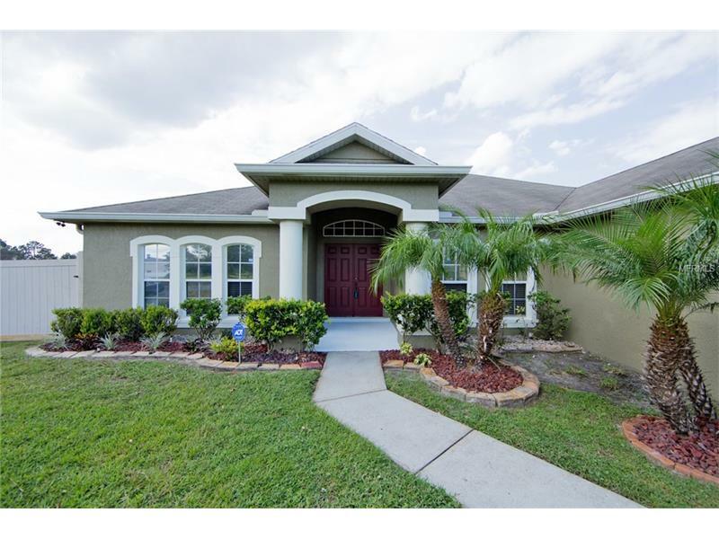 Property Photo:  519 Viceroy Court  FL 34758 