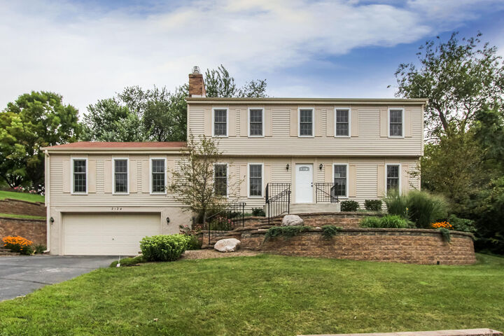 2124 Harris-Highland Dr  Waukesha WI 53188 photo