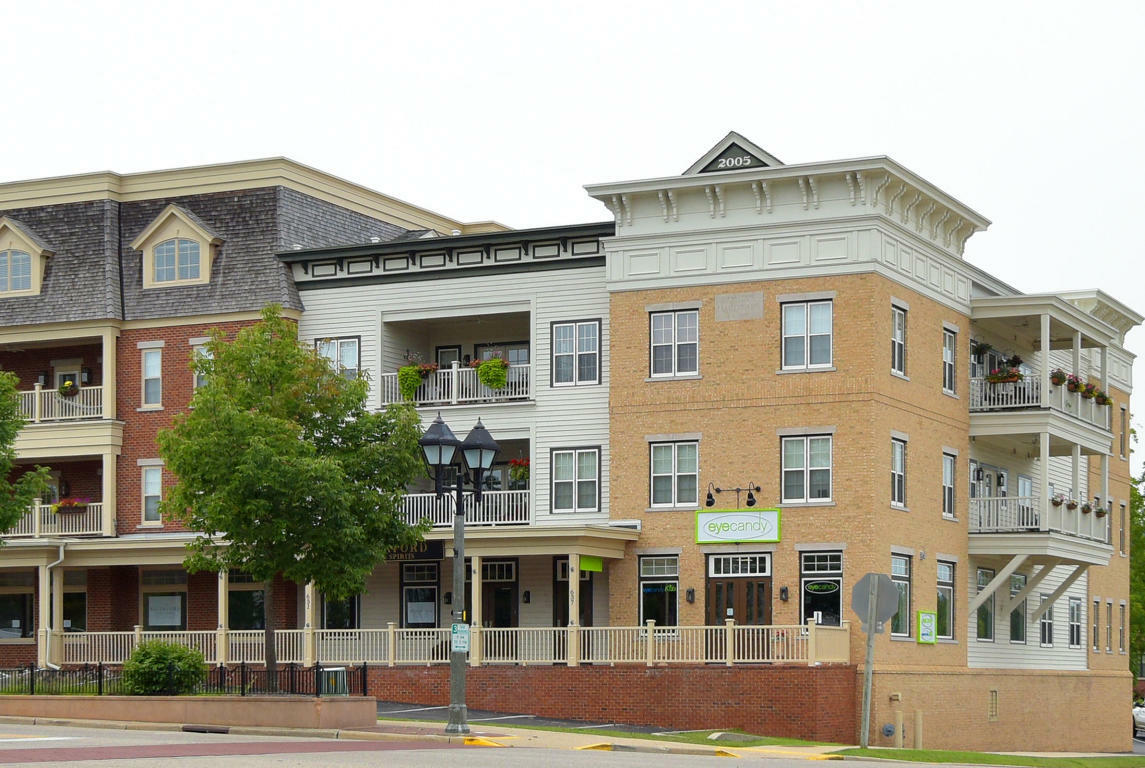 Property Photo: 601 Genesee St 401 WI 53018