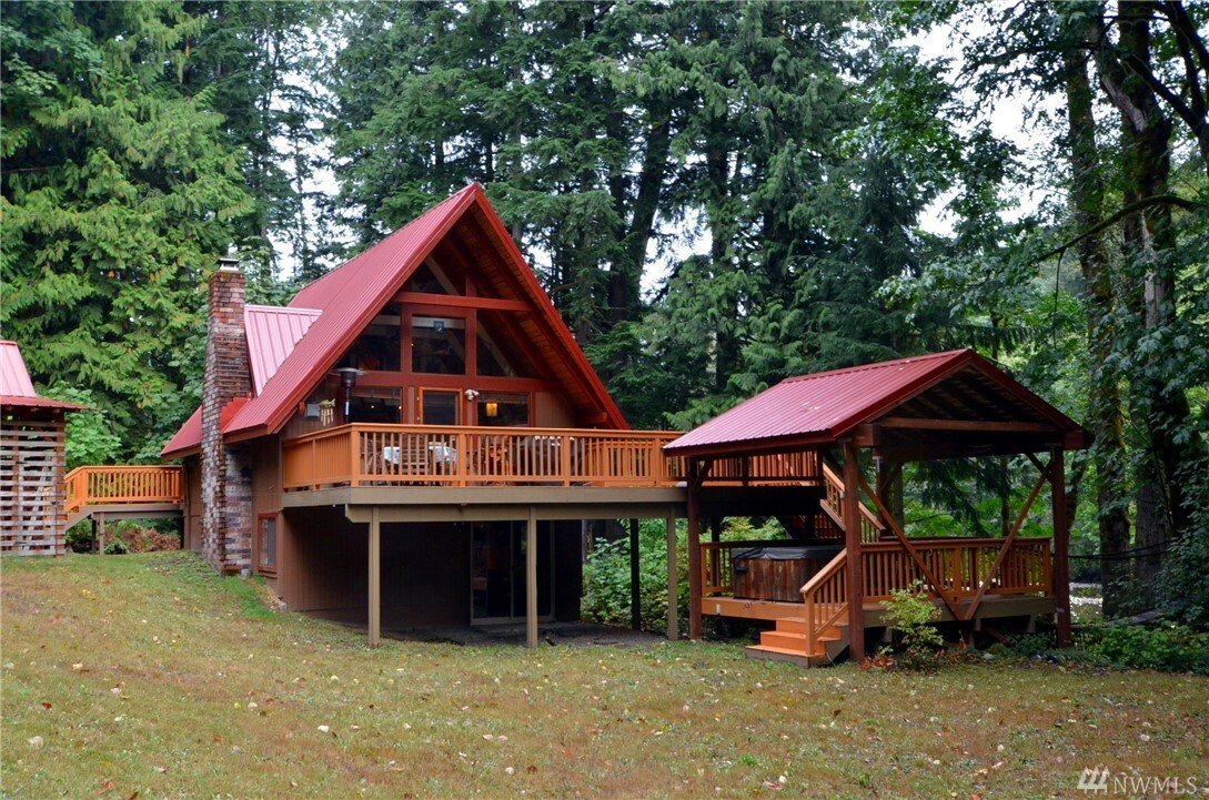 Property Photo:  71830 NE Old Cascade Hwy  WA 98288 