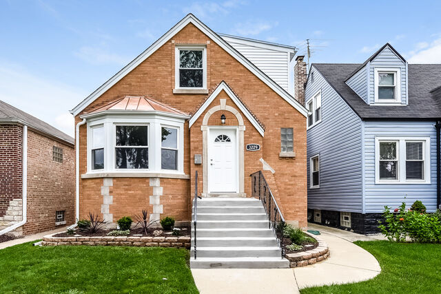 Property Photo:  3229 Ozark Avenue  IL 60634 