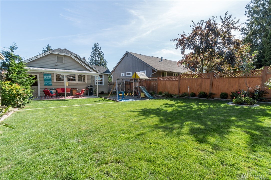 Property Photo: 509 E Front St WA 98264