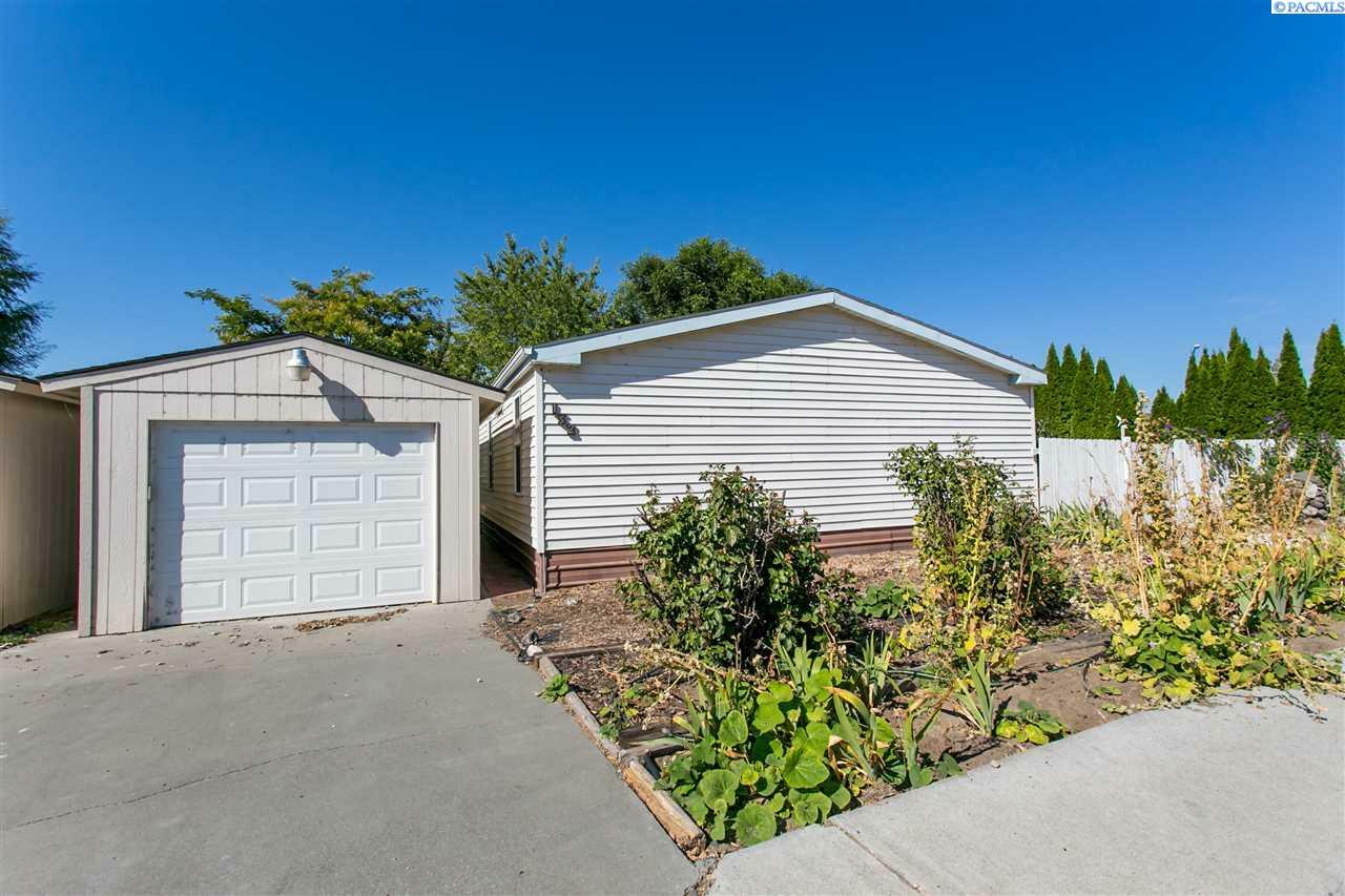 2105 N Steptoe  Kennewick WA 99336 photo