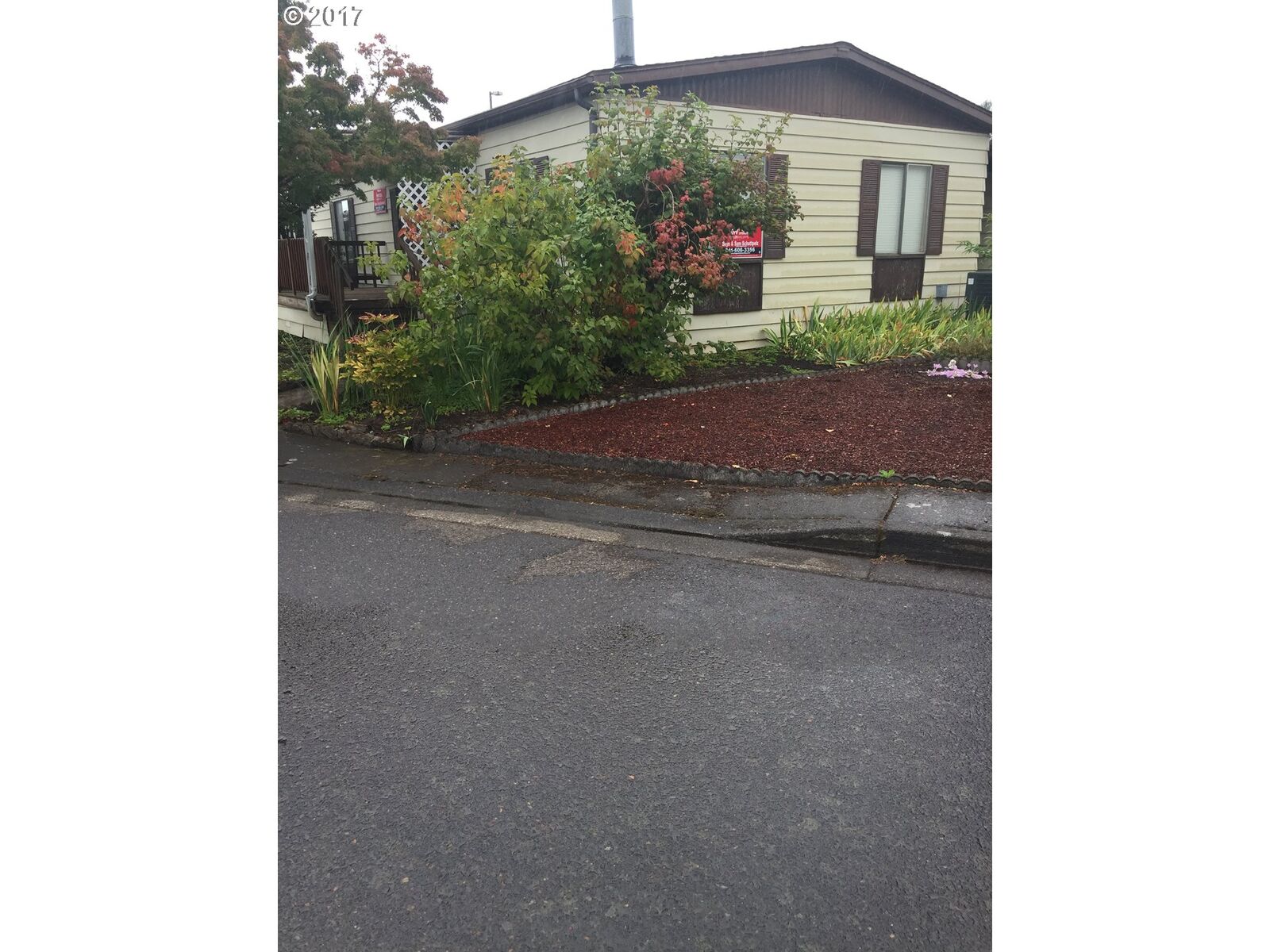 Property Photo:  1199 N Terry St Sp113  OR 97402 