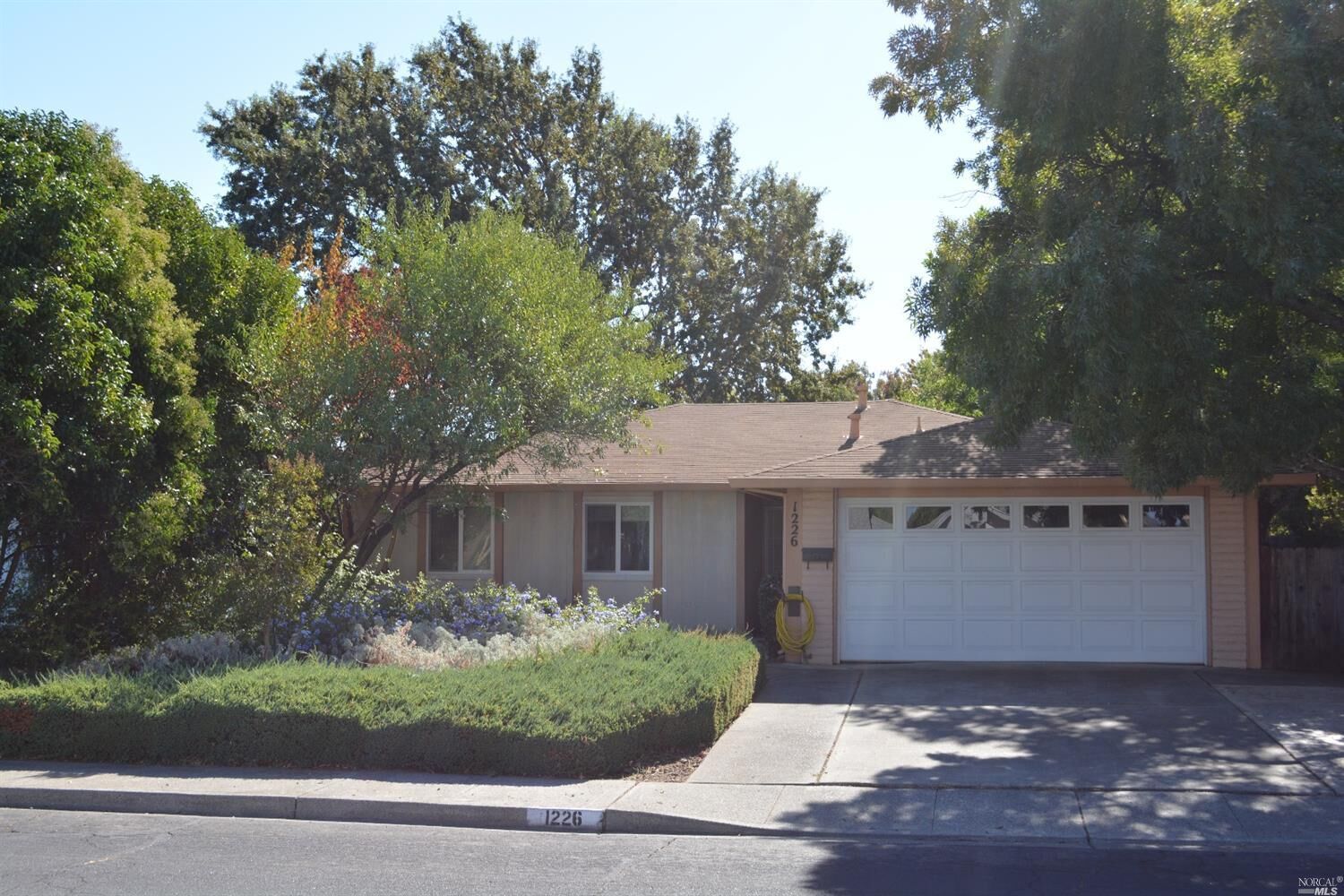 Property Photo:  1226 Danfield Way  CA 95687