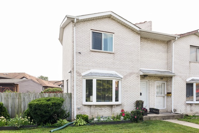 Property Photo: 110 Diversey Avenue IL 60126