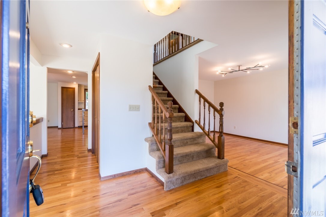 Property Photo:  21240 SE 29th St  WA 98075 