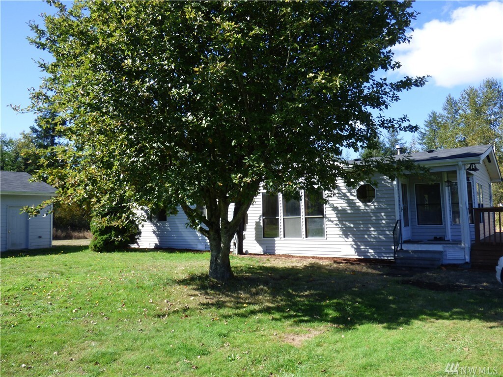 Property Photo: 29106 Meridian Ave E WA 98338