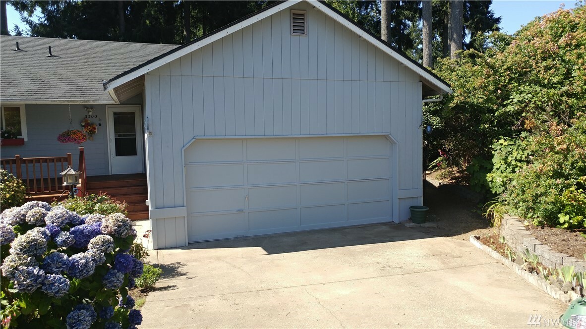 Property Photo:  3300 Yorkshire Ct SE  WA 98366 