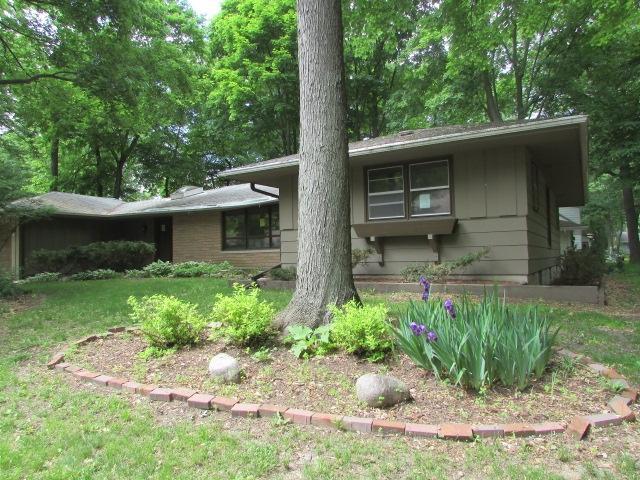 Property Photo: 724 E Madison St WI 53066-2910