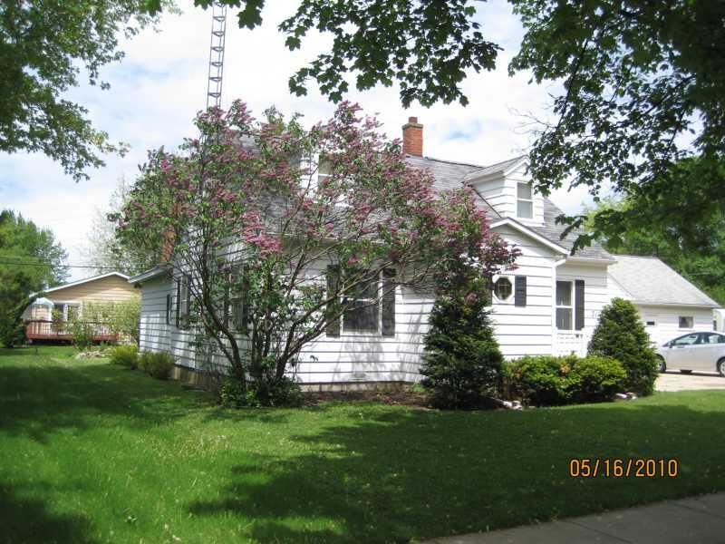 Property Photo:  311 E Cramer St  WI 53538 