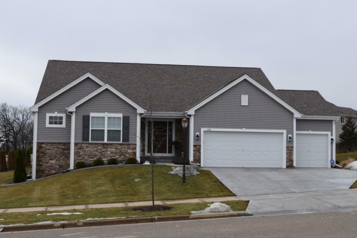 Property Photo: 1500 Rockridge Way WI 53188