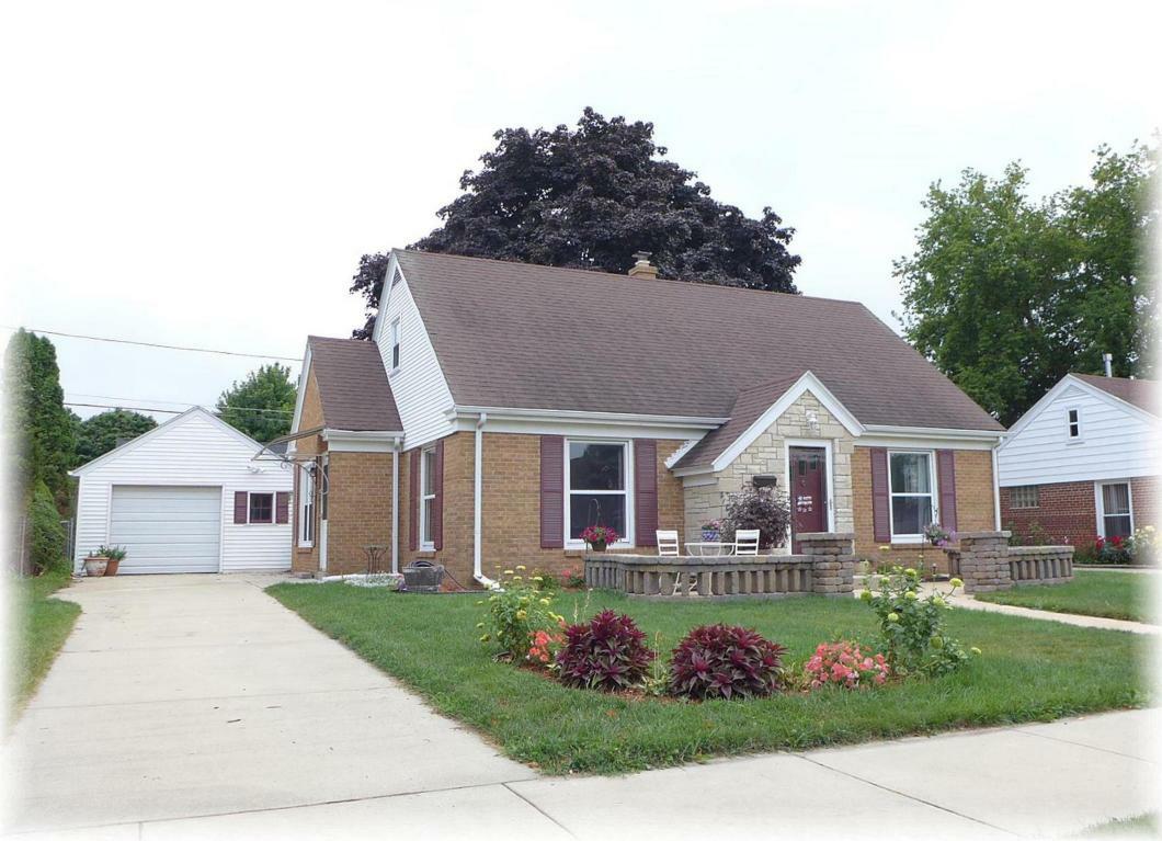 Property Photo: 827 Lombard Ave WI 53402