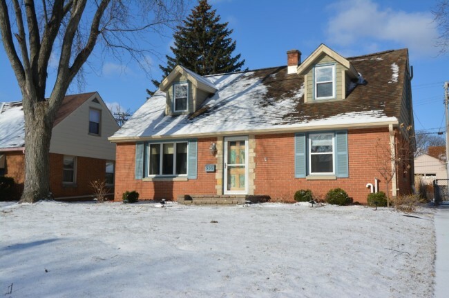 Property Photo:  535 N 104th St  WI 53226-4345 