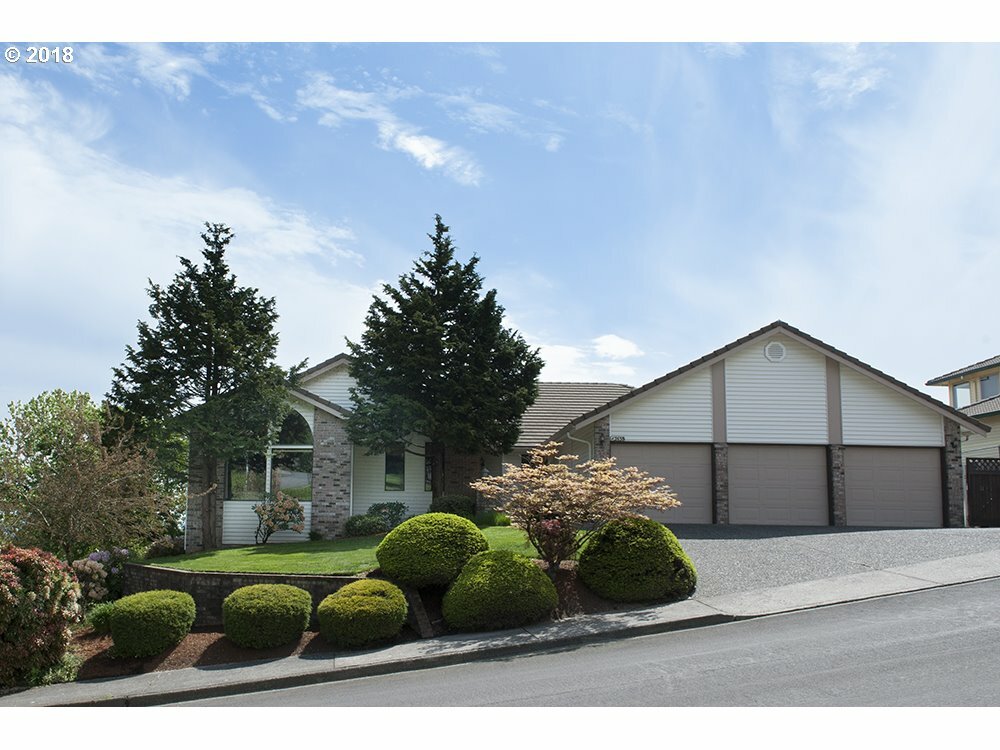 Property Photo:  2638 NW 11th Ave  WA 98607 