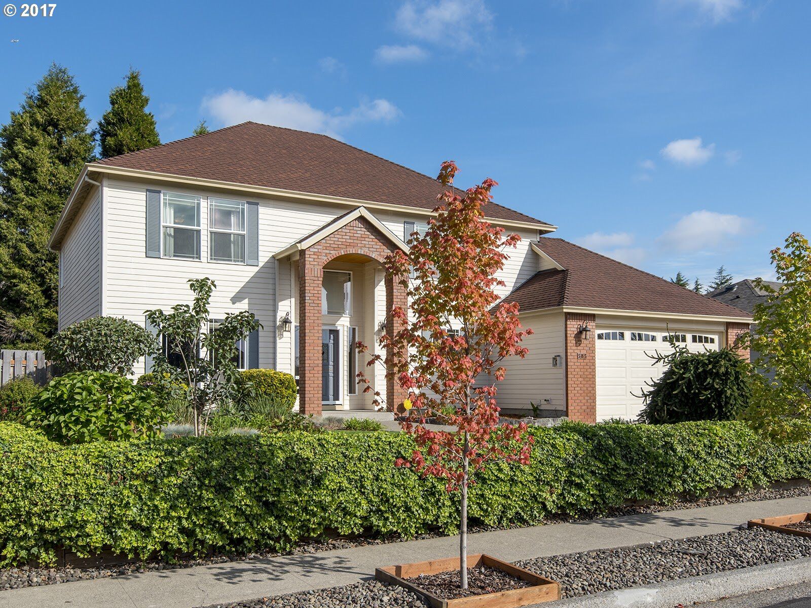 Property Photo: 585 NE 26th St OR 97030